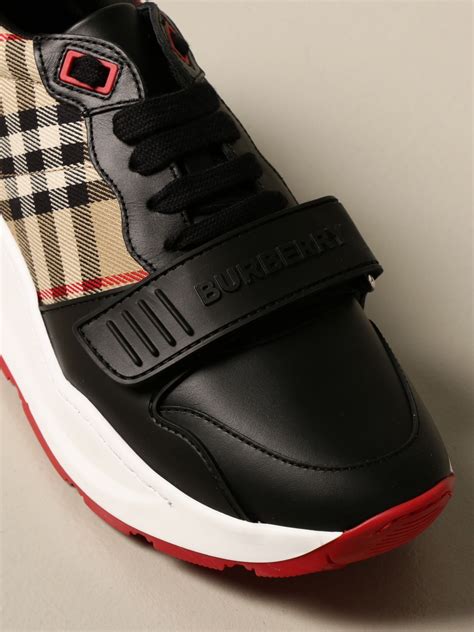 burberry snakers